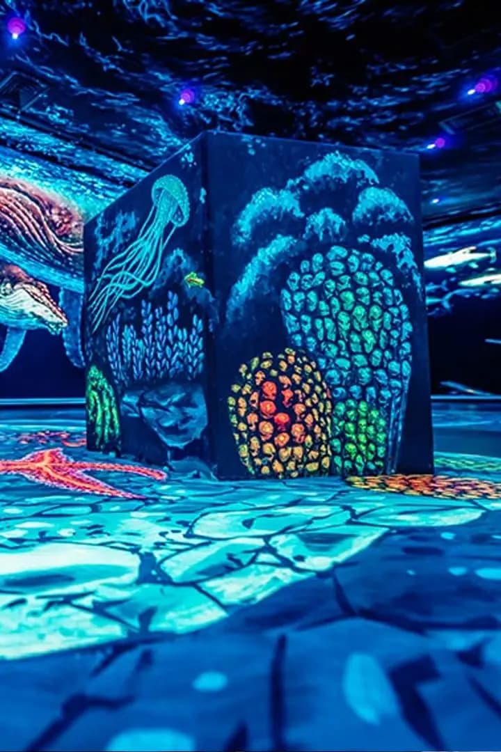 3D Blacklight Minigolf Dubai — Dubai tour experience with Flyout Tours