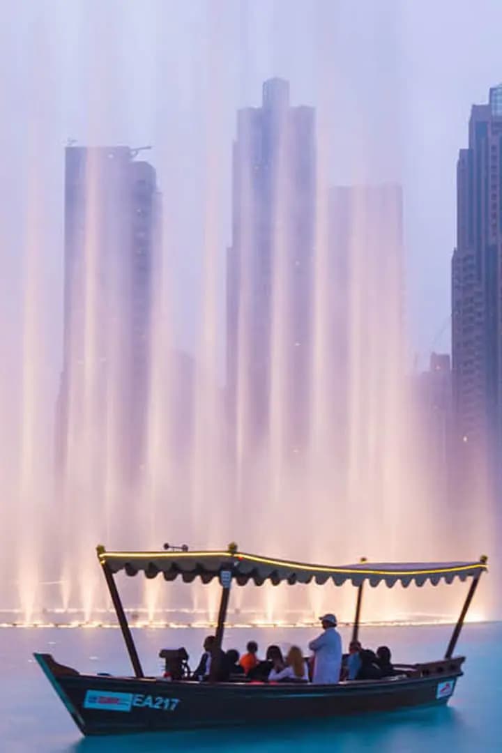 Dubai Fountain Walk Bridge in Downtown Dubai — book with Flyout Tours