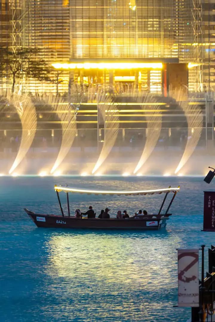 Dubai Fountain Lake Ride — photo 4 of 7