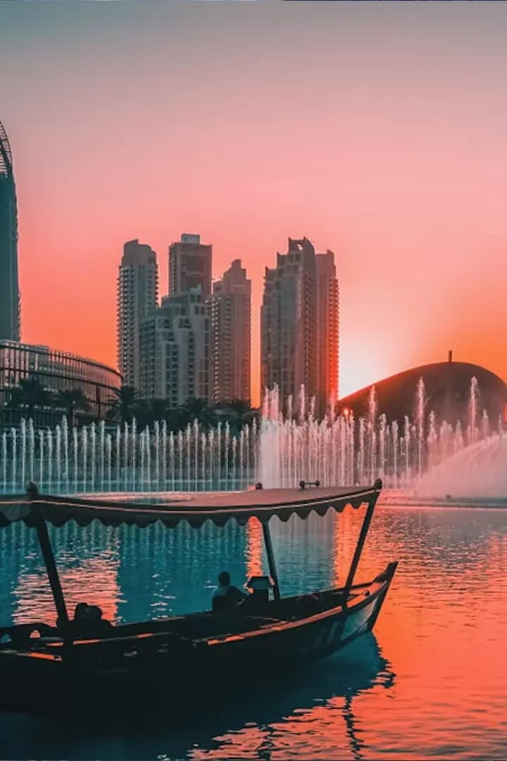 Dubai Fountain Lake Ride — photo 5 of 7