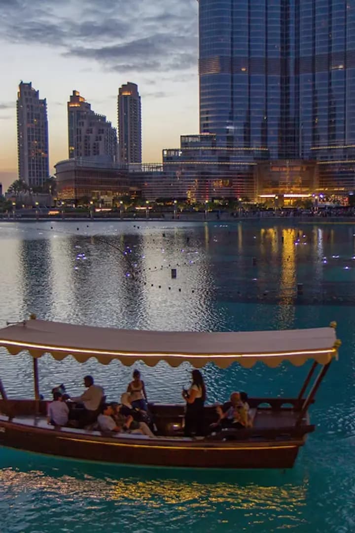 Dubai Fountain Lake Ride — photo 6 of 7