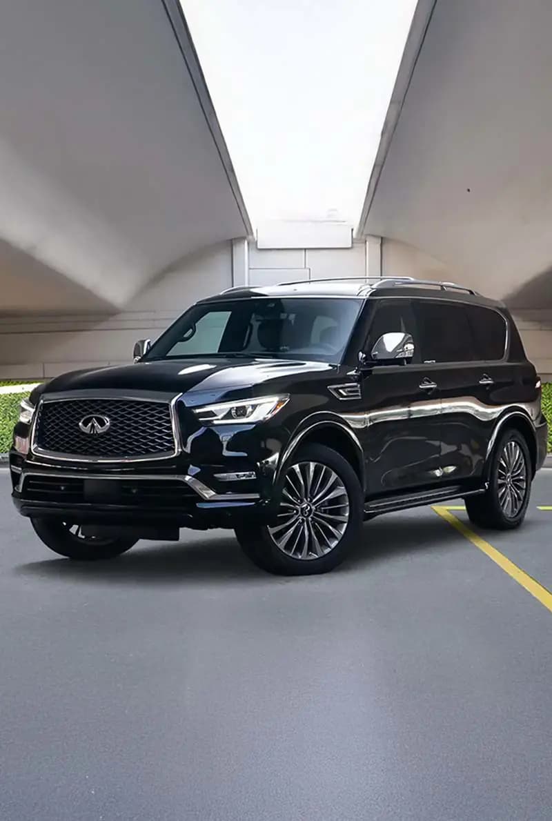 Infiniti — photo 1 of 4