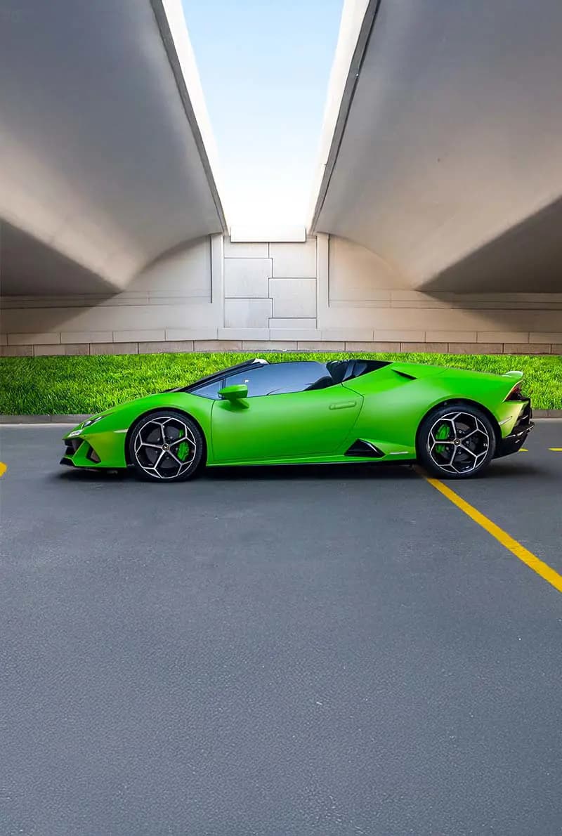Lamborghini — photo 4 of 6