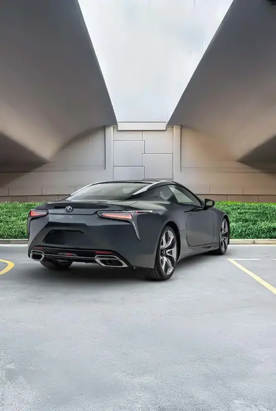 Lexus LC 500 — photo 3 of 4