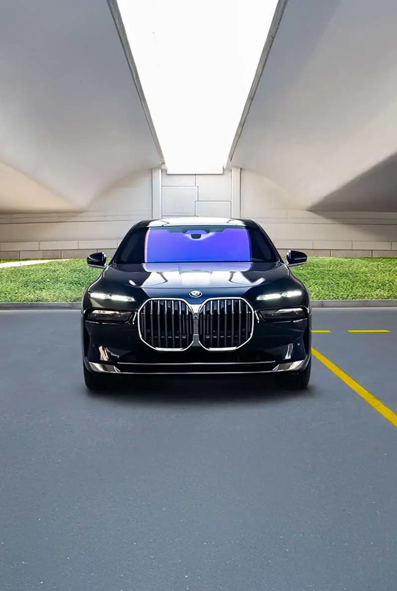 Luxury BMW — Dubai tour experience with Flyout Tours