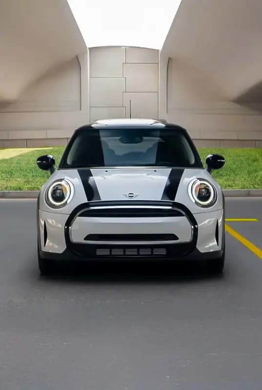 Mini Cooper — photo 1 of 4
