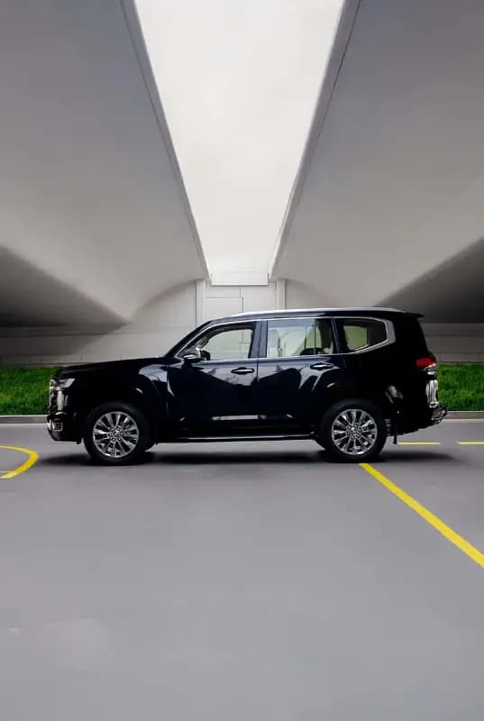 Toyota — photo 3 of 4