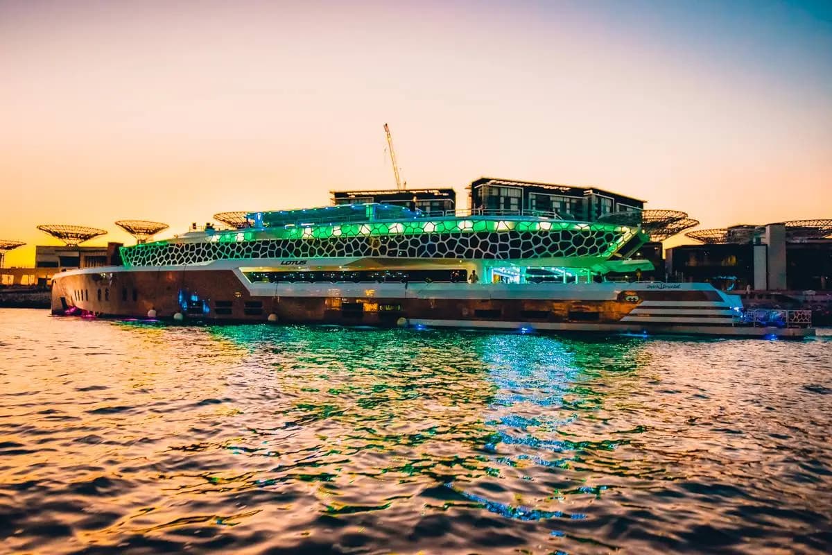 Lotus Mega Yacht Dinner Cruise — photo 8 of 17