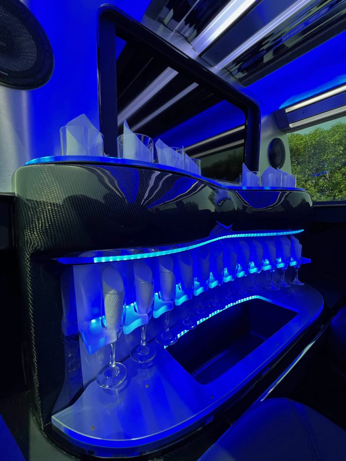 GMC Denali Black Limousine — photo 2 of 7