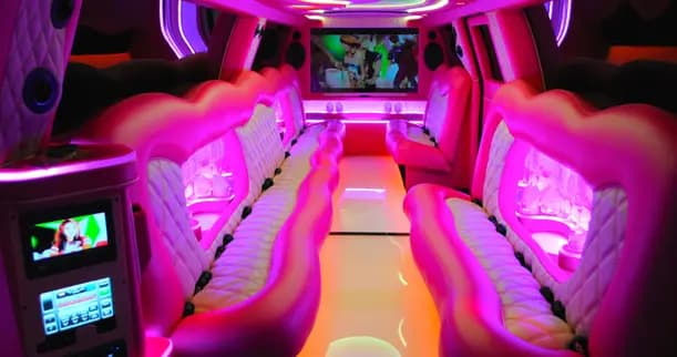 PINK Panther GMC Limousine — photo 4 of 5