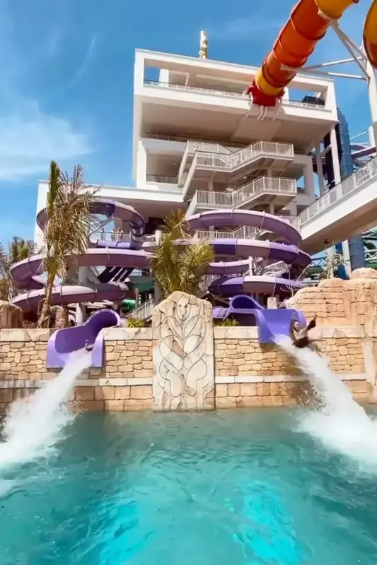 Atlantis Aquaventure Waterpark in Palm Jumeirah, Dubai — book with Flyout Tours