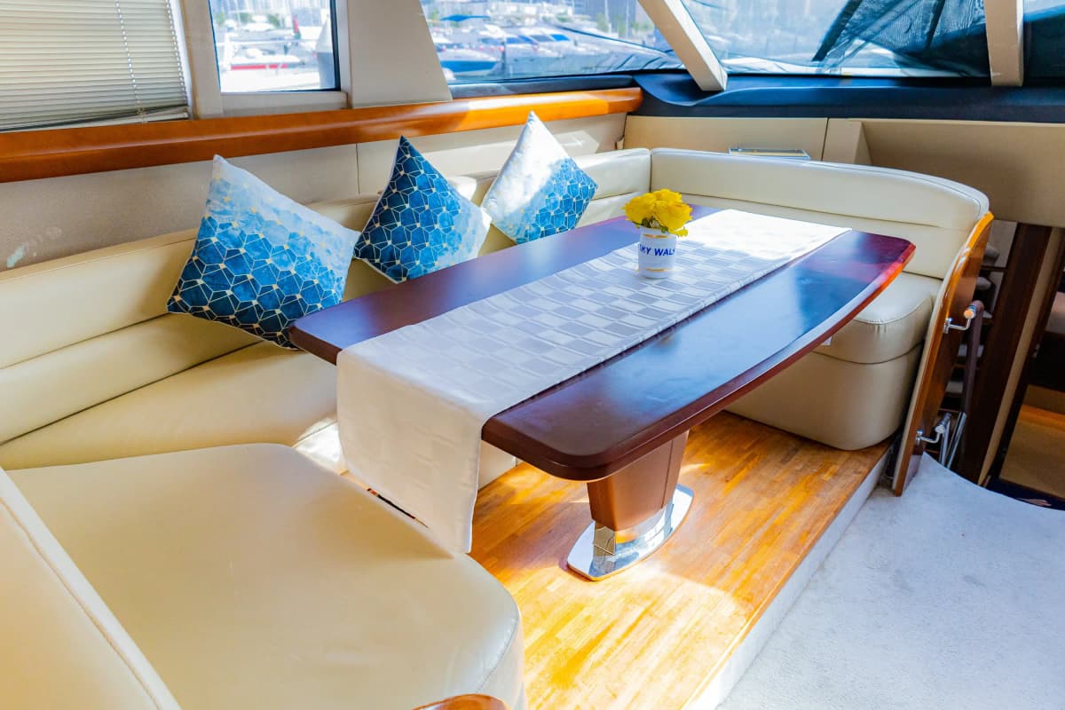 Amotea Luxury Yacht Charter — photo 6 of 7