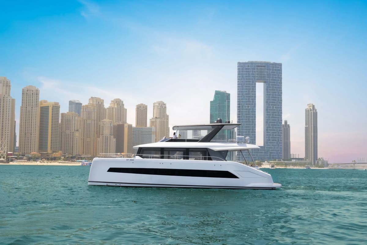 Aquila Luxury Yacht Charter — book with Flyout Tours