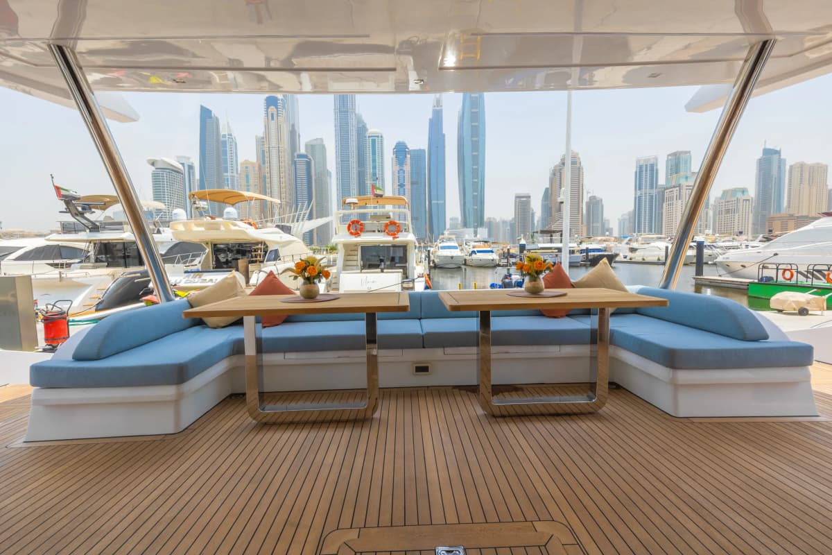 Aquila Luxury Yacht Charter — photo 11 of 14