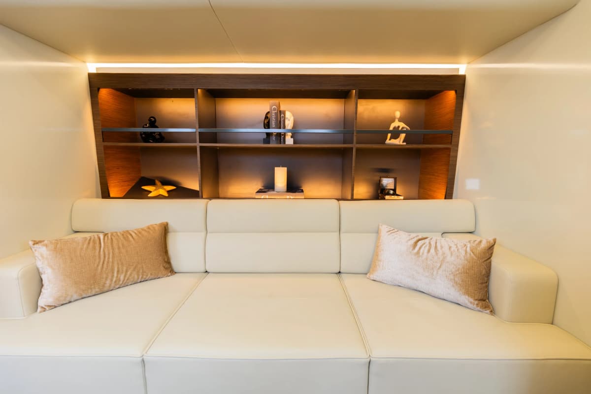 Aquila Luxury Yacht Charter — photo 3 of 14