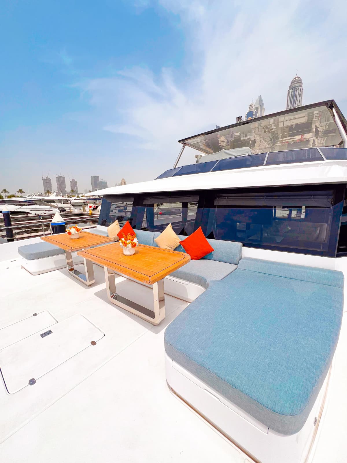Aquila Luxury Yacht Charter — photo 4 of 14