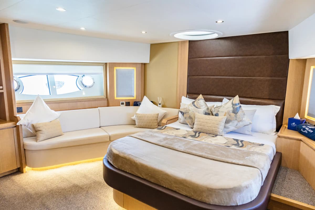 Astra Luxury Yacht Charter — photo 5 of 8
