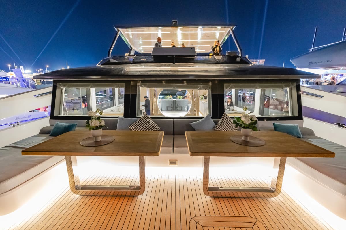 Infinity Luxury Yacht Charter — photo 15 of 18