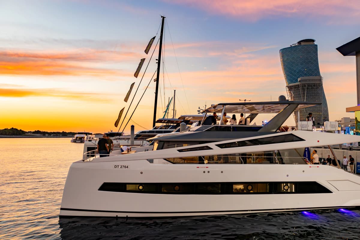 Infinity Luxury Yacht Charter — photo 3 of 18