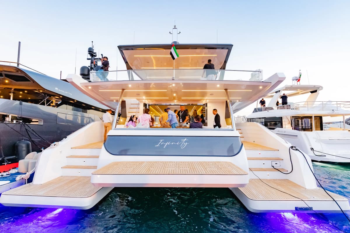Infinity Luxury Yacht Charter — photo 5 of 18