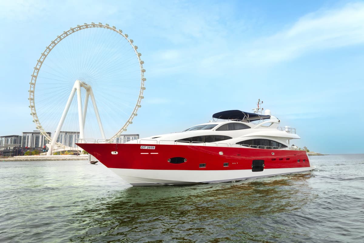 Kona Luxury Yacht Charter — photo 1 of 12