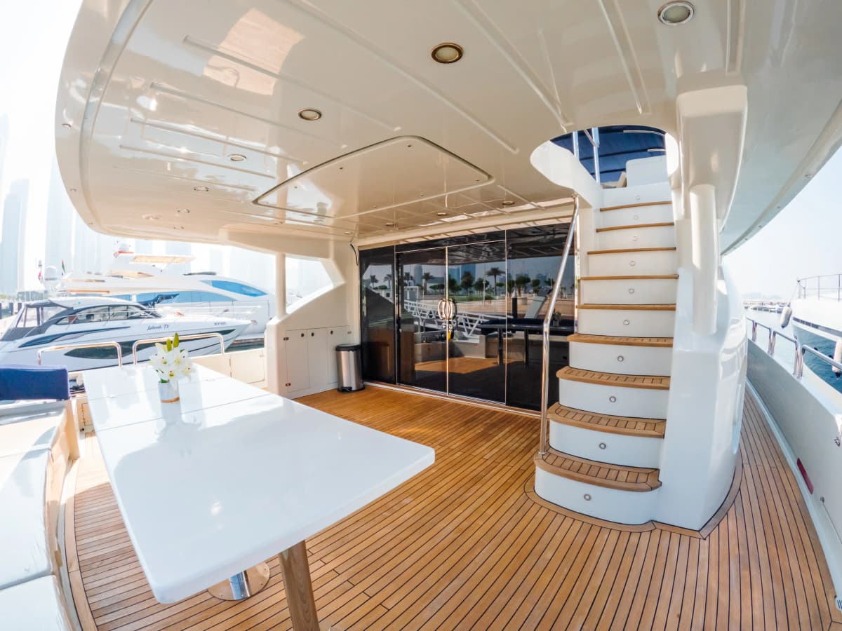 Kona Luxury Yacht Charter — photo 8 of 12