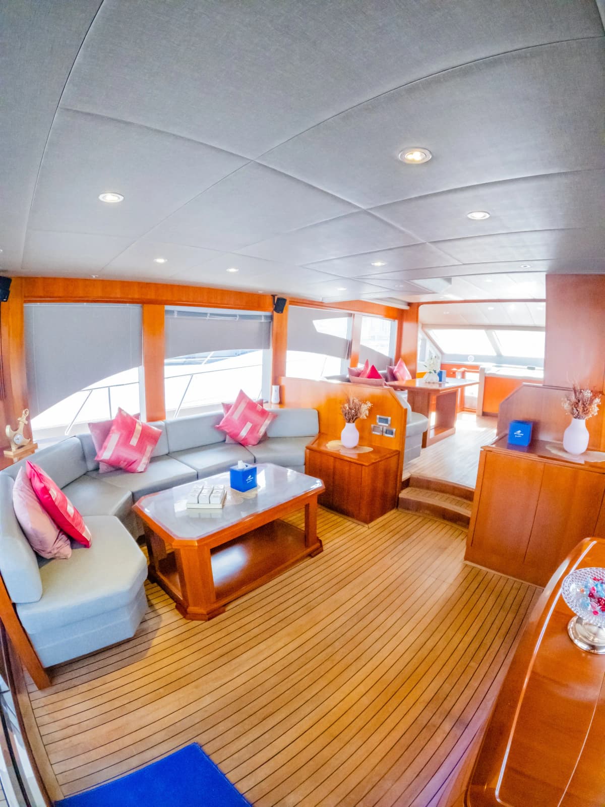 Lana Luxury Yacht Charter — photo 4 of 5
