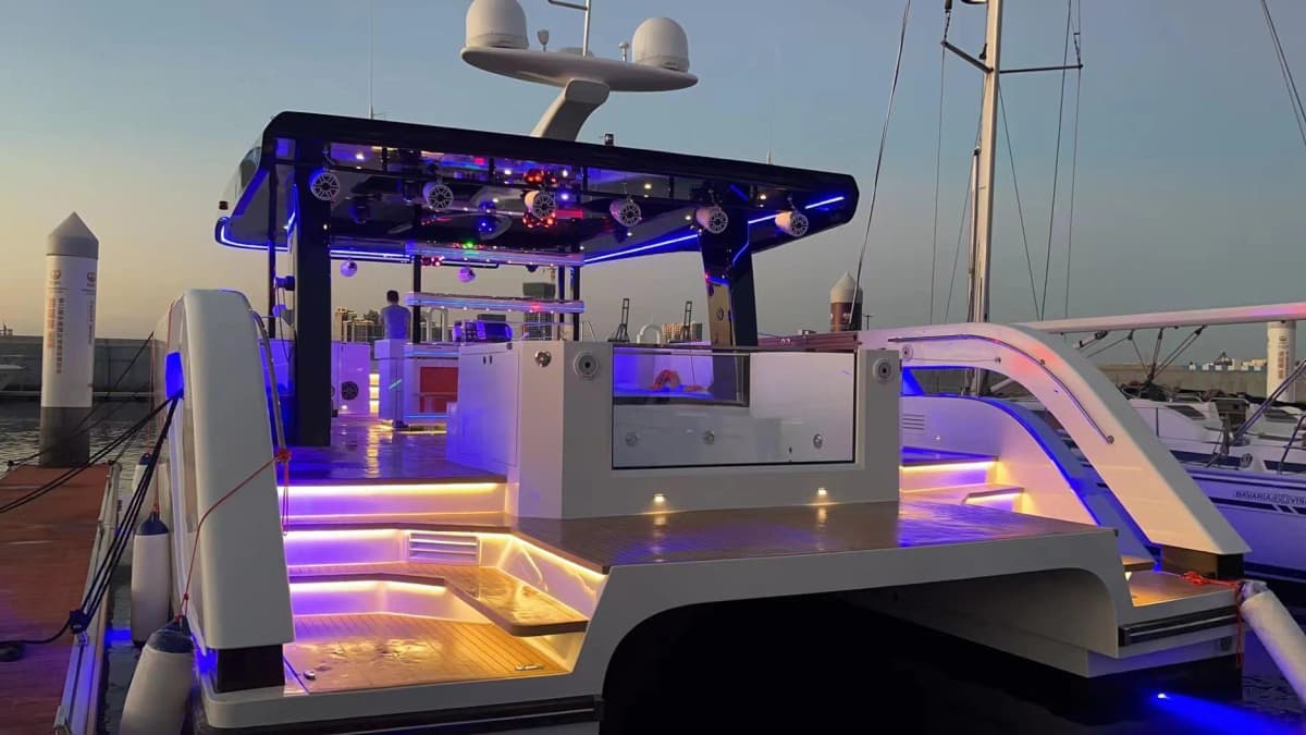 Ozone Luxury Party Yacht Charter — photo 3 of 11