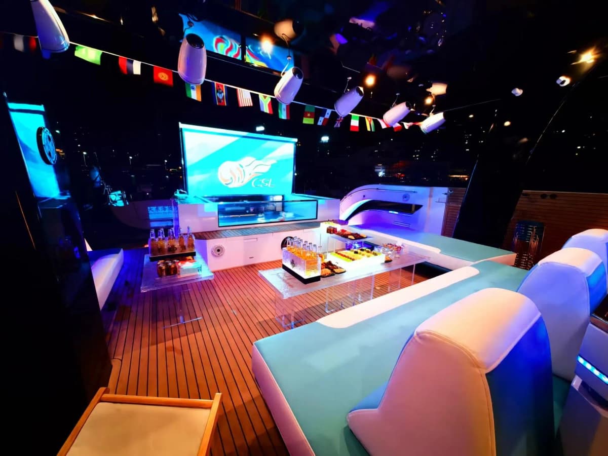 Ozone Luxury Party Yacht Charter — photo 4 of 11