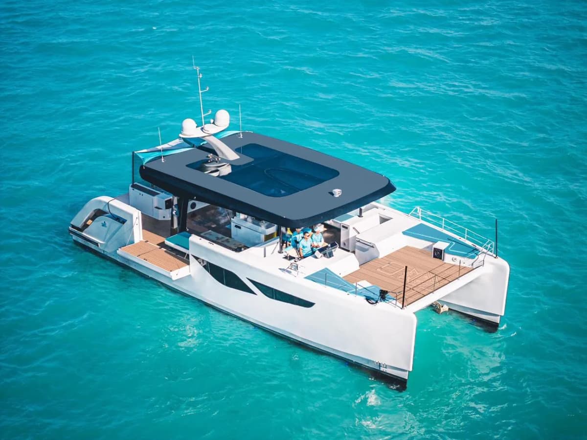 Ozone Luxury Party Yacht Charter — photo 9 of 11