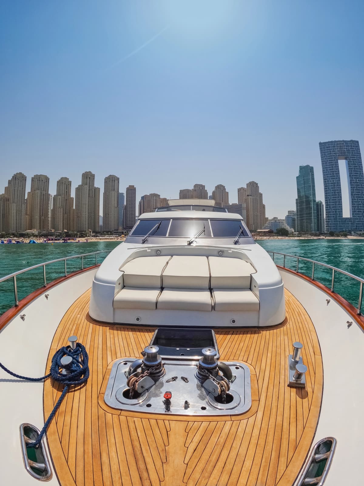 San Lorenzo Luxury Yacht Charter — photo 8 of 11