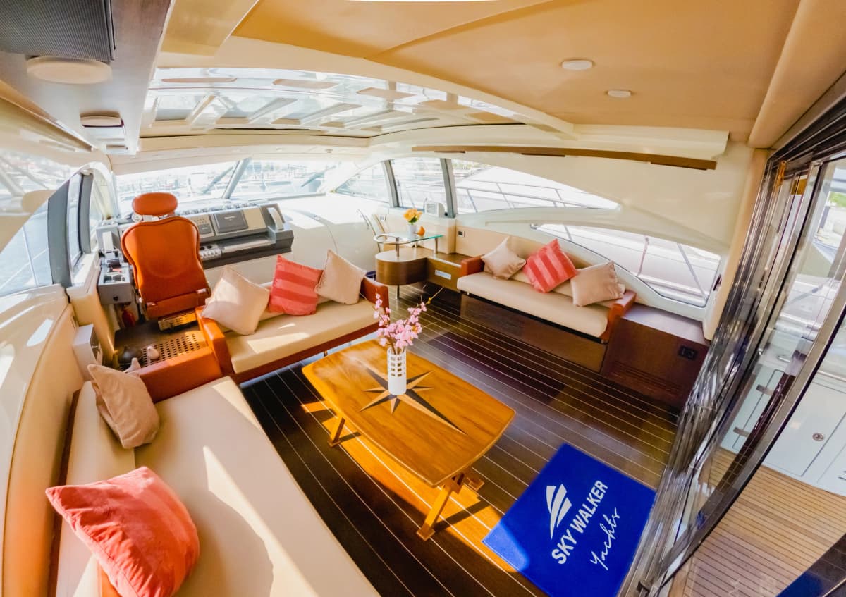 Sura Luxury Yacht Charter — photo 3 of 4