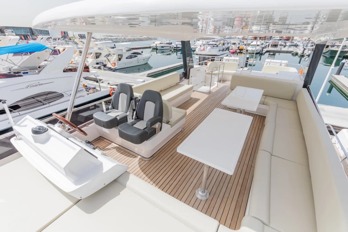 Taka Luxury Yacht Charter — photo 4 of 12