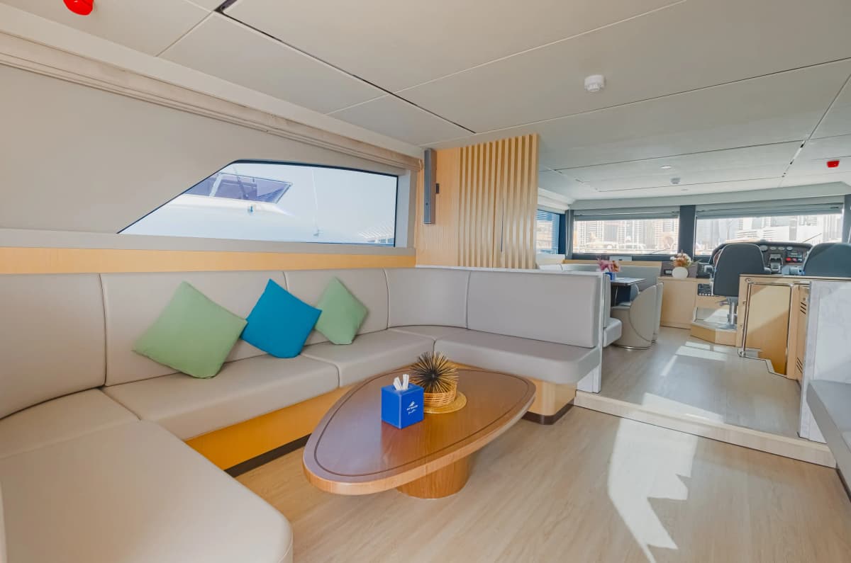 Taka Luxury Yacht Charter — photo 9 of 12
