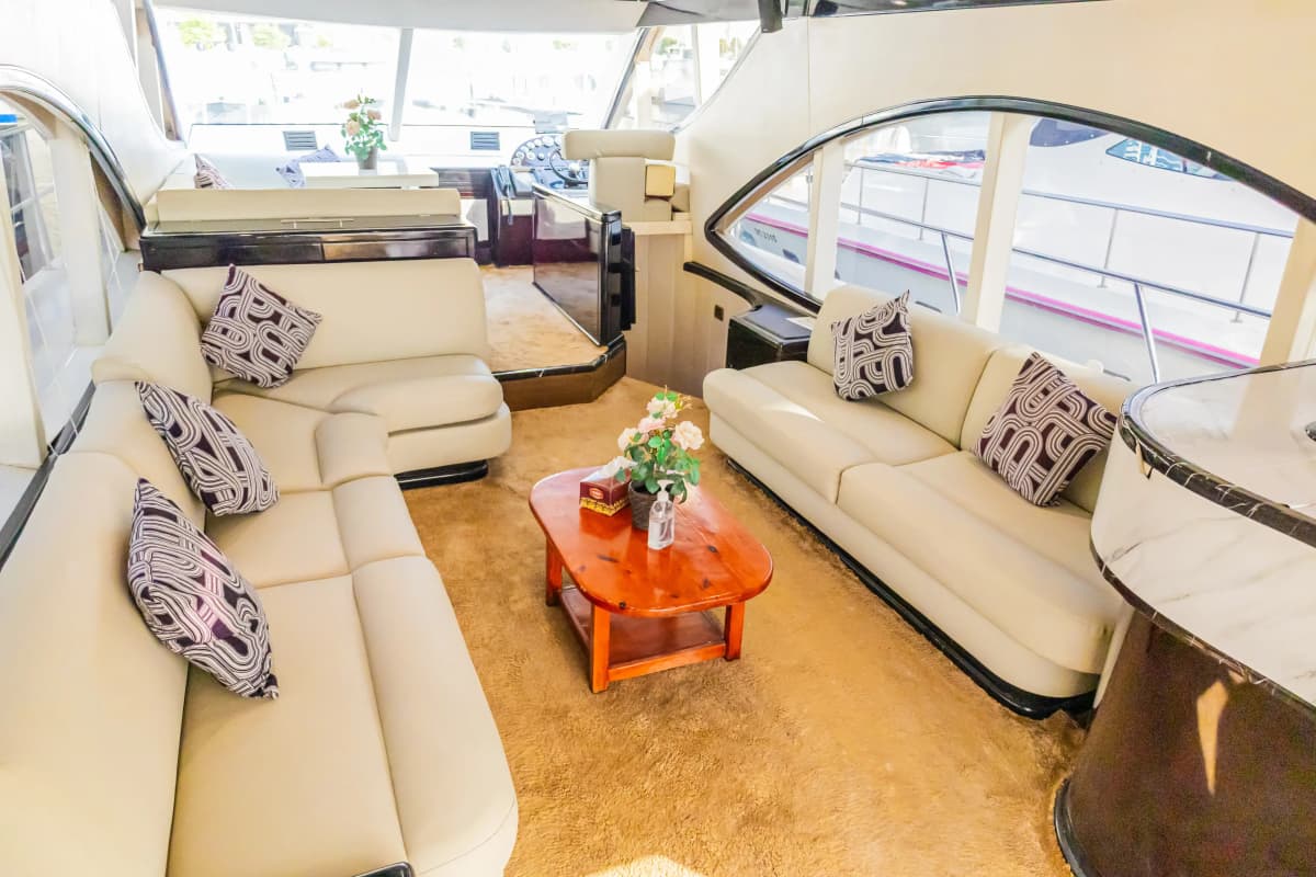 Tisck Luxury Yacht Charter — photo 4 of 11