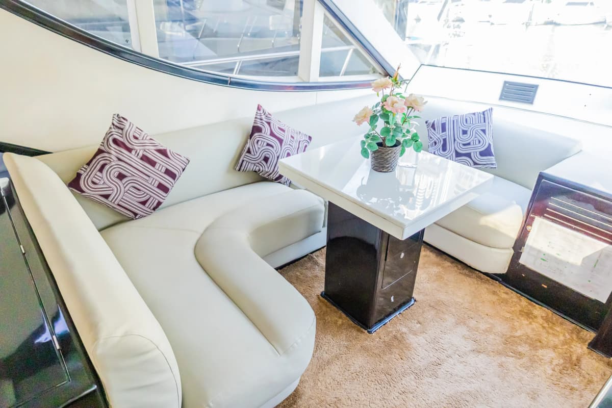 Tisck Luxury Yacht Charter — photo 8 of 11