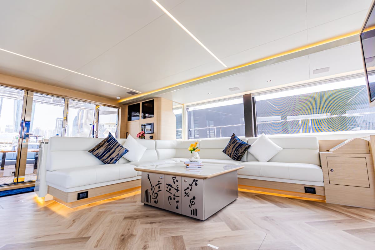 Volare Luxury Yacht Charter — photo 14 of 15