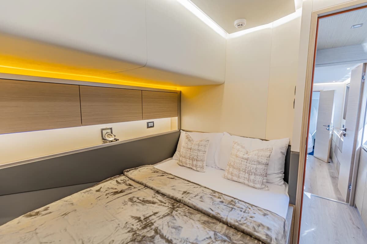 Volare Luxury Yacht Charter — photo 6 of 15