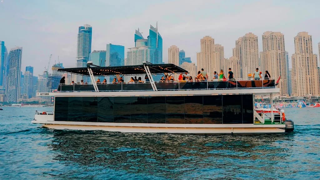 Ain Dubai Tour Experience - Moonlight in Luxury Evening Sightseeing Cruise around Ain Dubai — book with Flyout Tours