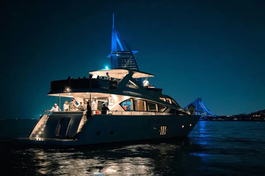 Shared Yacht Tour - Twilight — photo 3 of 12