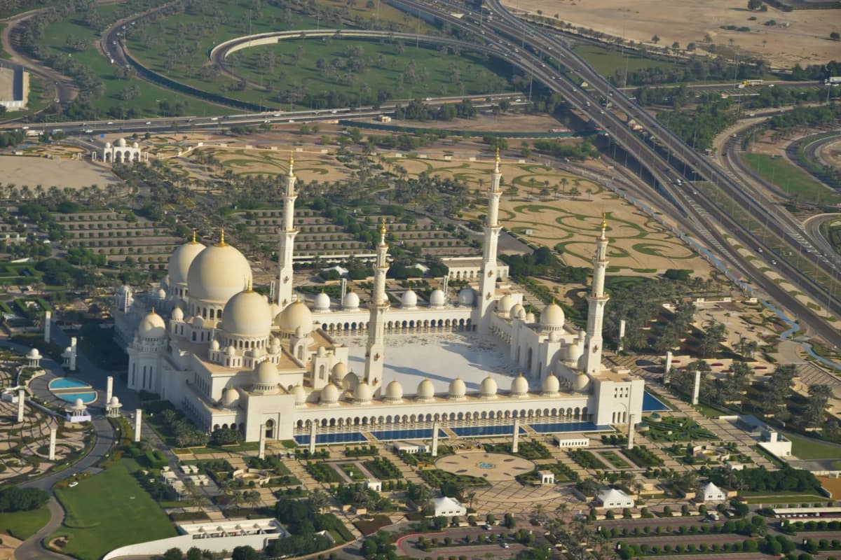 Abu Dhabi Helicopter Tour — photo 4 of 11