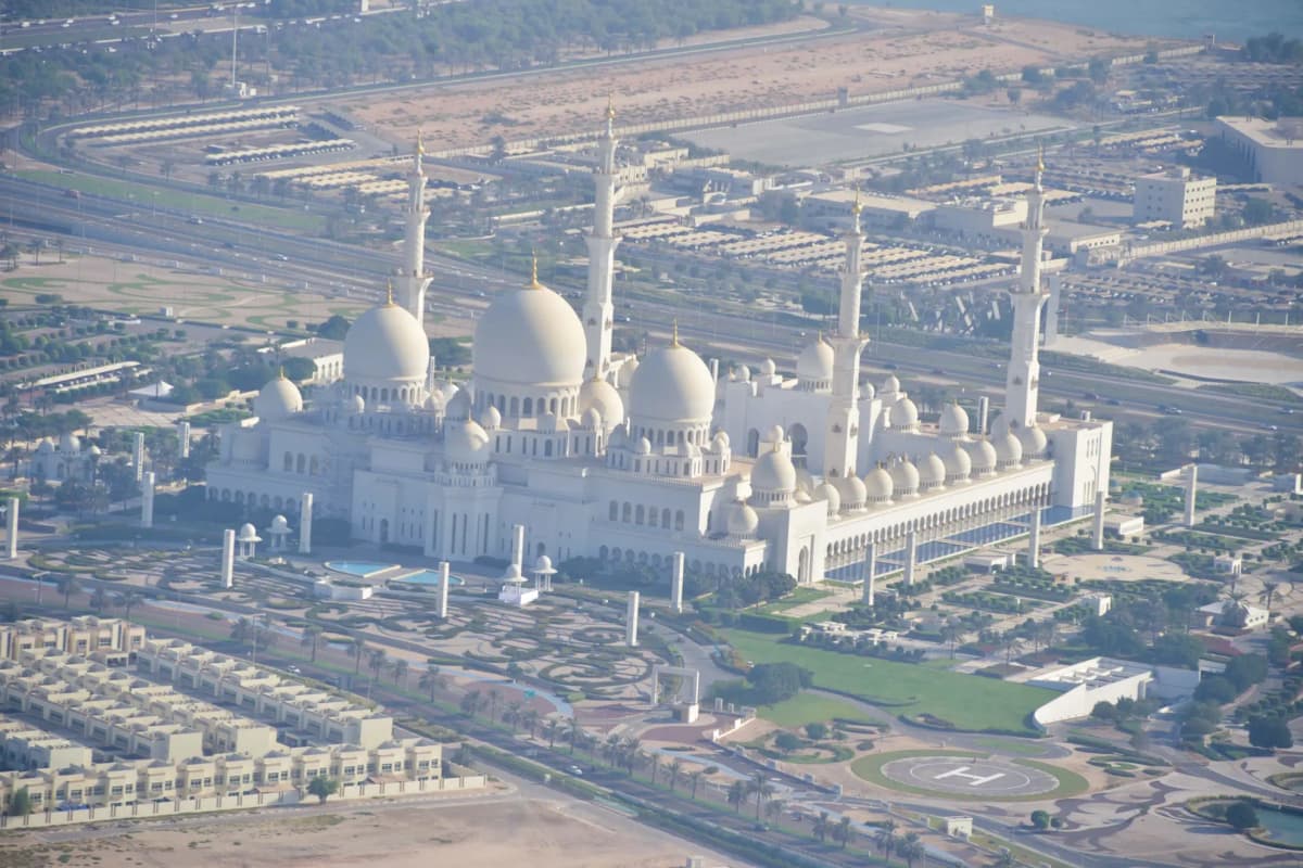 Abu Dhabi Helicopter Tour — photo 5 of 11