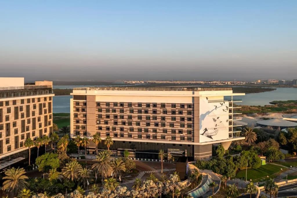 Crowne Plaza Abu Dhabi Yas Island in Yas Island, Abu Dhabi — book with Flyout Tours