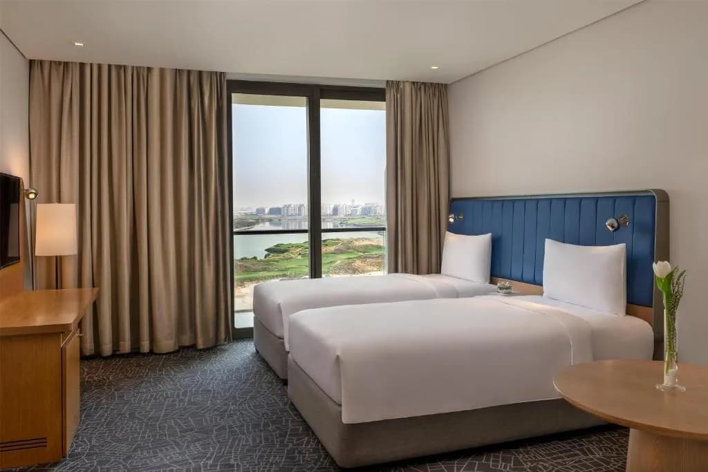 Crowne Plaza Abu Dhabi Yas Island — photo 6 of 14