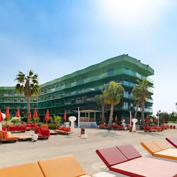voco Dubai The Palm by IHG — Dubai tour experience with Flyout Tours