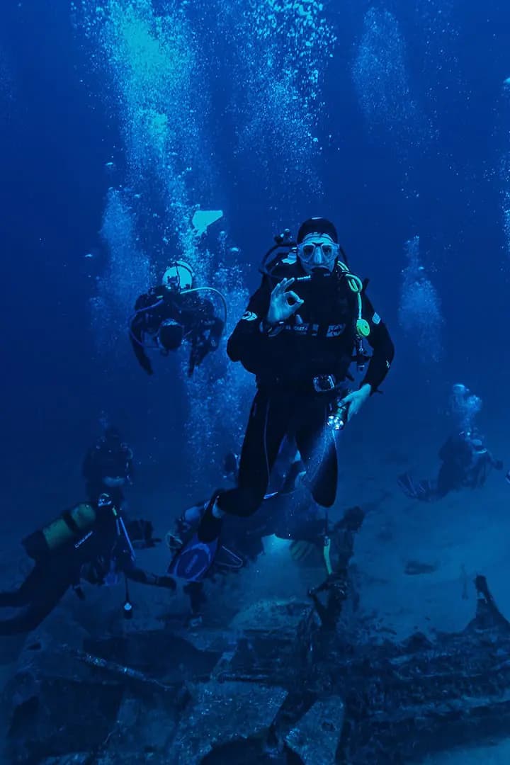 Jumeirah 3 Bermuda Scuba Diving — photo 2 of 5