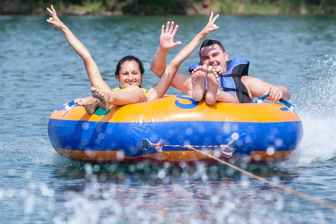 Donut Boat Ride in Dubai Marina — book with Flyout Tours