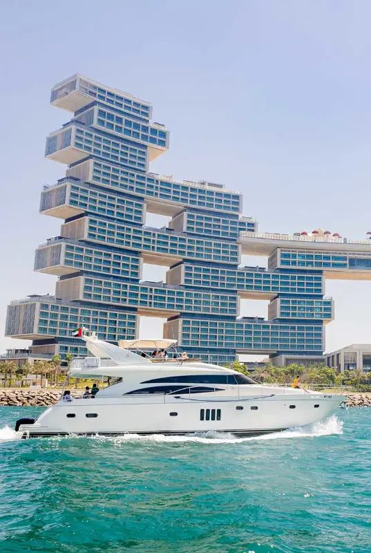 1 Hour Dubai Sky Walker Sharing Yacht Tour — photo 1 of 6