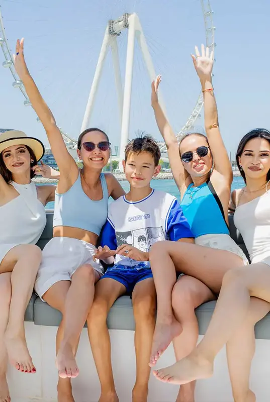 1 Hour Dubai Sky Walker Sharing Yacht Tour — photo 3 of 6