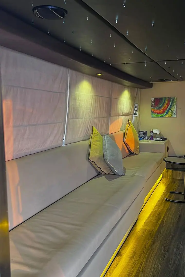 Aurora Sky 80ft Yacht — photo 4 of 6